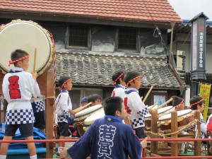 子供たちの太鼓